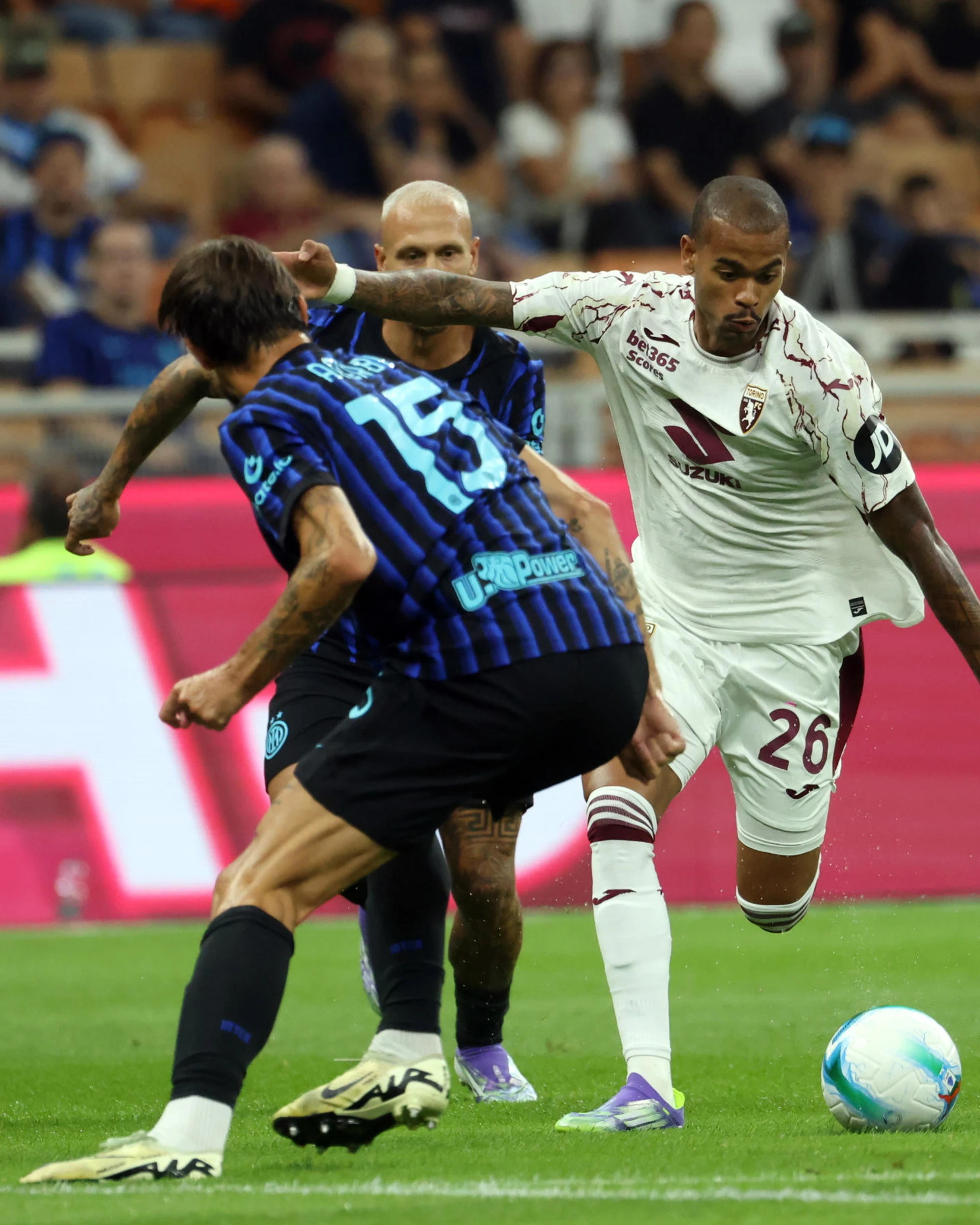 Inter, sconfitto il Toro 5 a 0: a segno anche il neo-acquisto Bonny