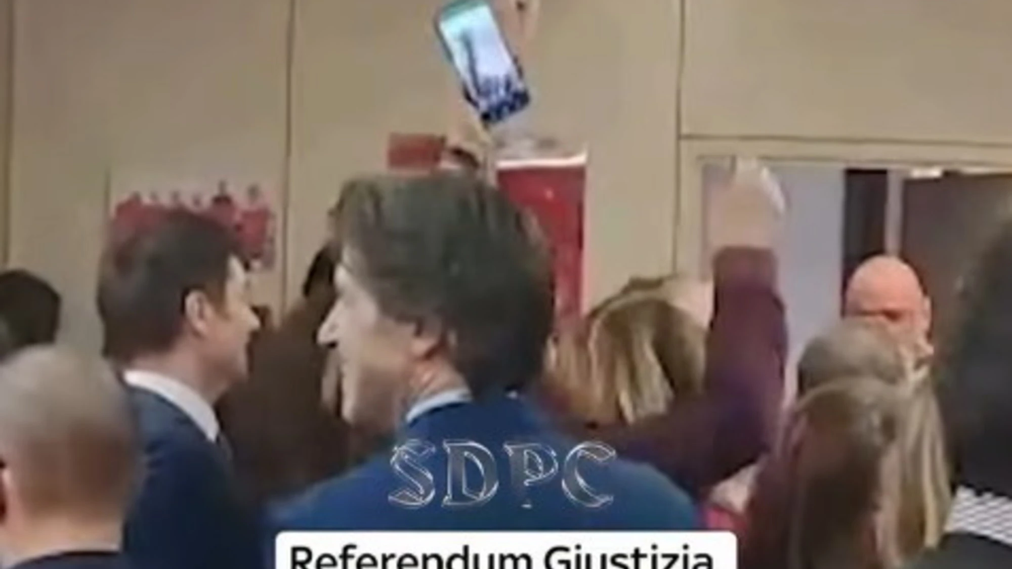 Referendum, l'Anm a Napoli esulta contro Annalisa Imparato: "Chi non salta..."