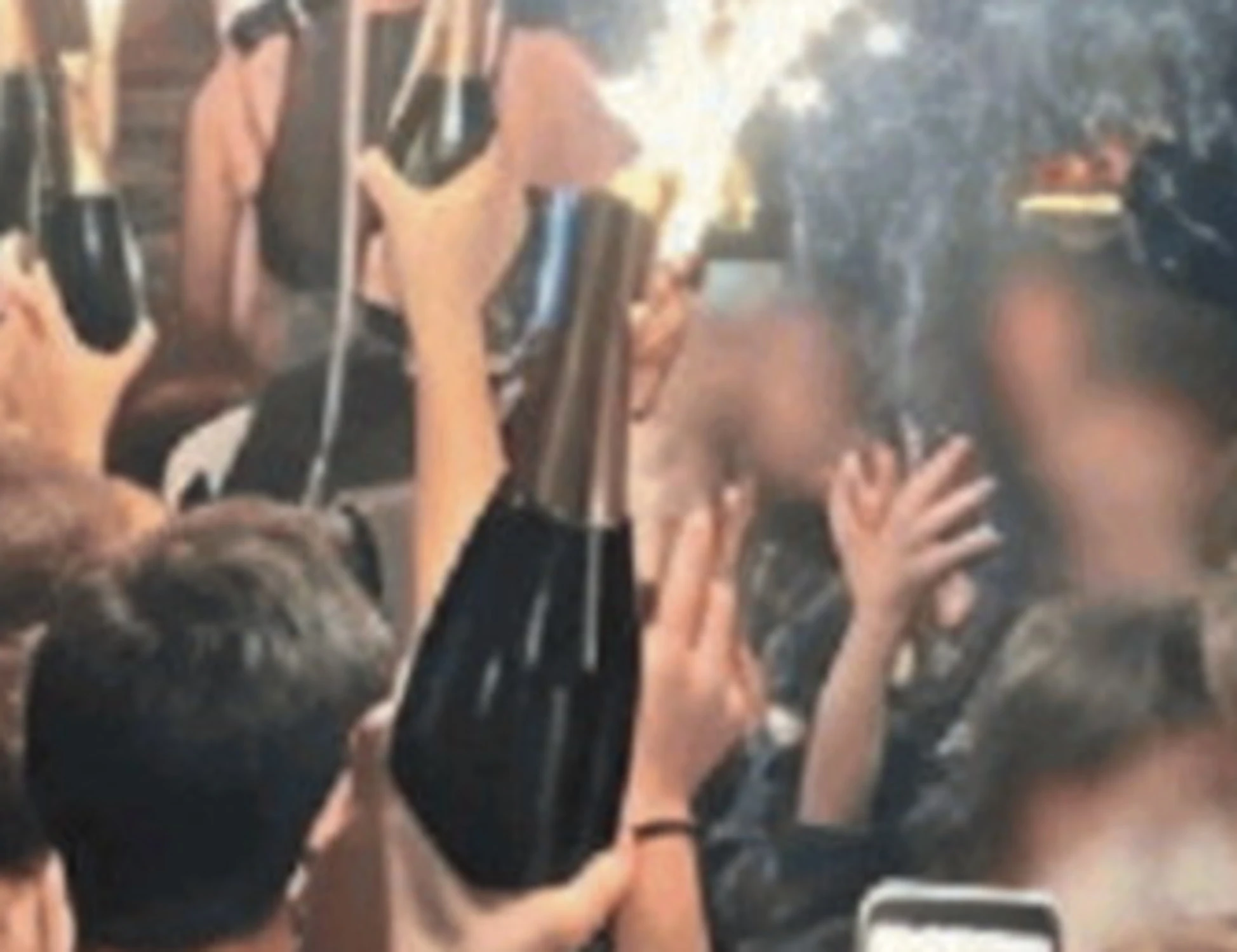 Crans-Montana, tutti i video cancellati: lo "sbaglio" dei pm scatena nuovi sospetti