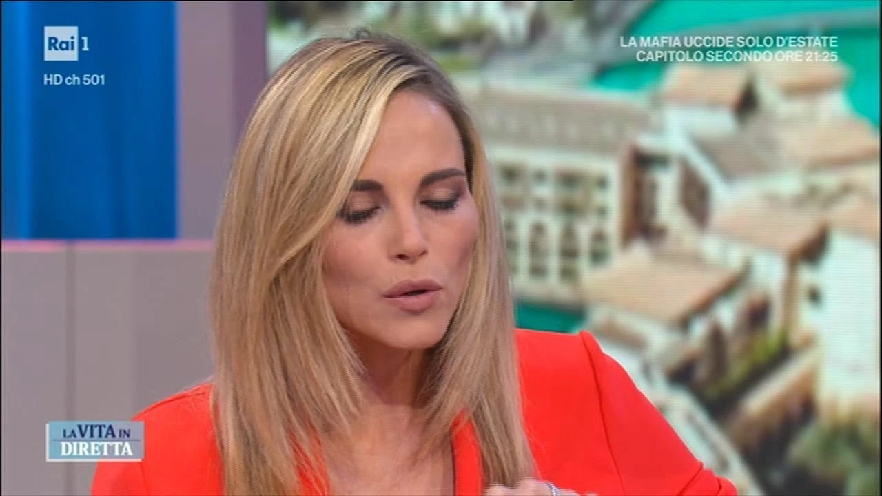 La vita in diretta, Francesca Fialdini così davanti alle telecamere: "Vi chiedo scusa, tutti insieme..."