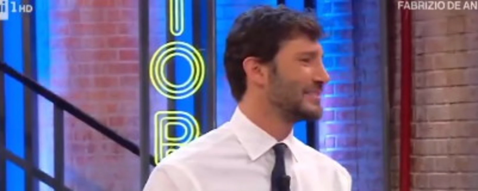 "Non ce n'è uno normale".<br />Chi è il nuovo<br />pacchista <span>Guarda</span>