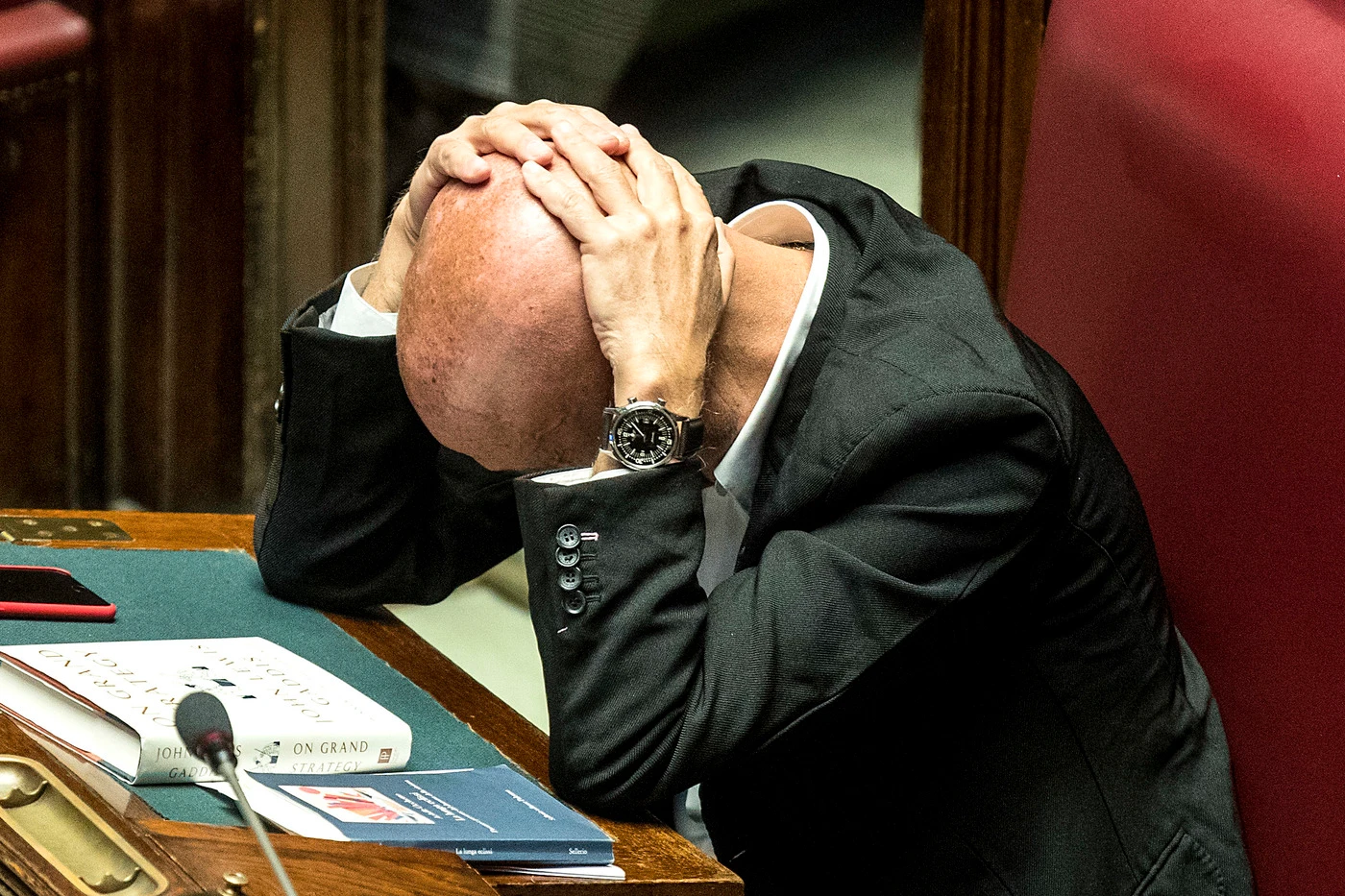 Marco Minniti, la drammatica confessione in diretta: "Mio padre è morto convinto che io fossi inutile"