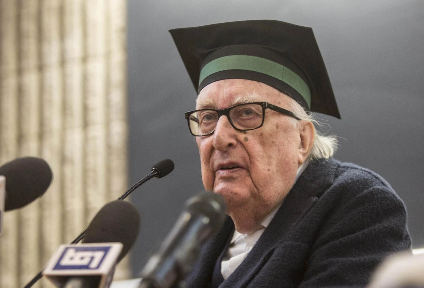 Andrea Camilleri, grave arresto cardiaco: ricoverato in codice rosso, ora in rianimazione