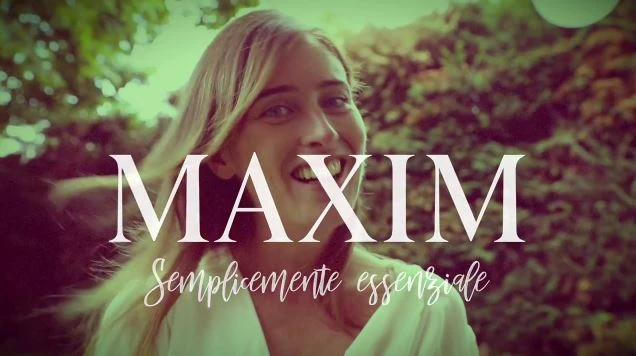 Maria Elena Boschi come Belen Rodriguez: posa per Maxim. E in camera da letto...