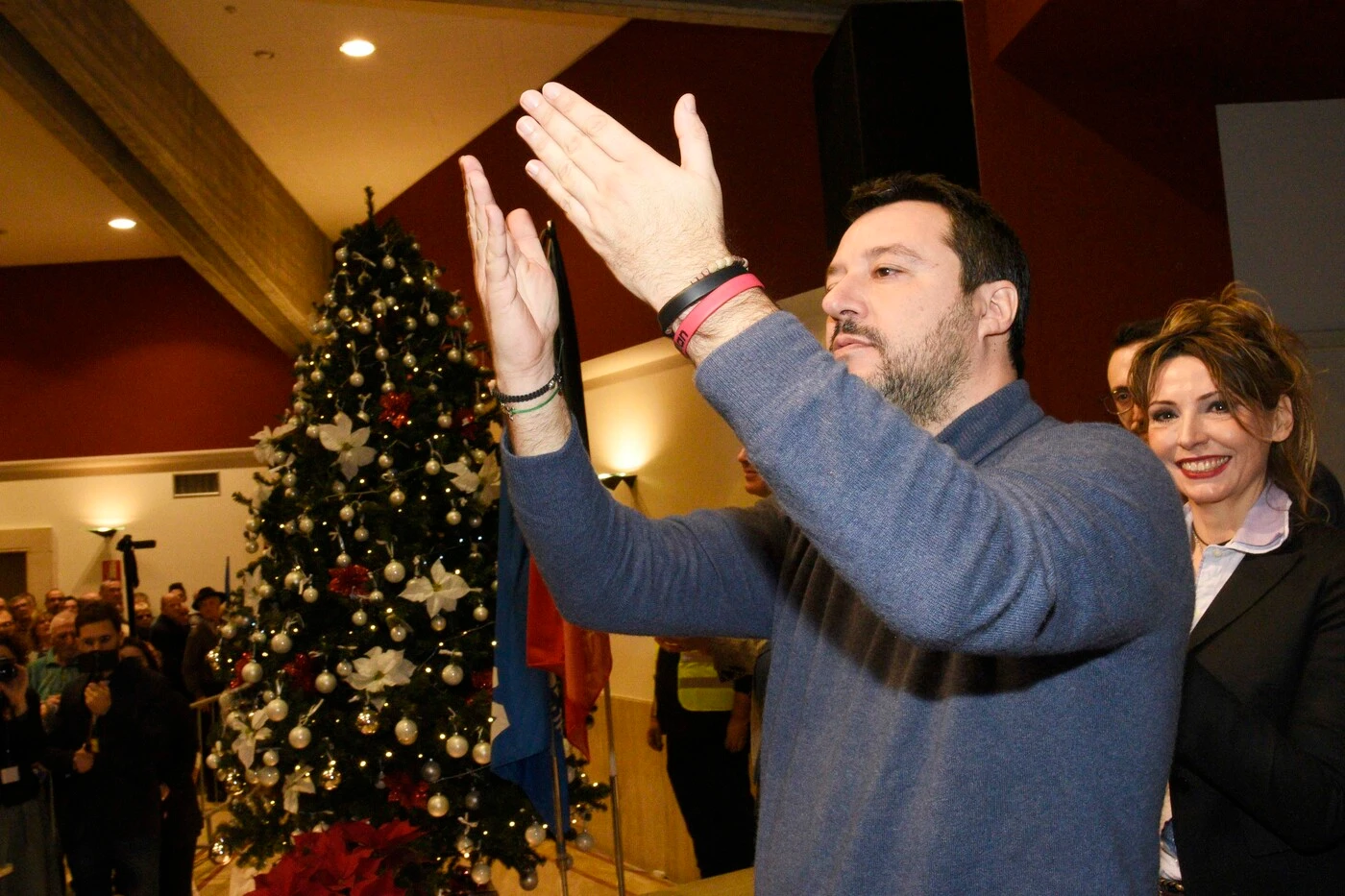 Matteo Salvini sul caso del marocchino che cerca di rubare una bimba: "Onore ai cittadini"