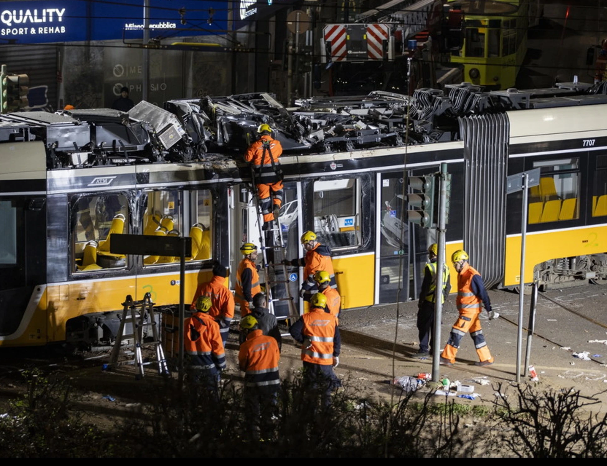 Milano, l'autista del tram indagato per disastro ferroviario colposo