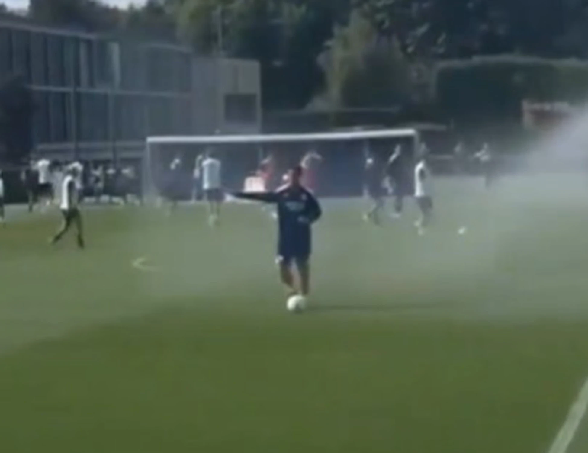 Chivu, lo sfogo contro i tifosi dell'Inter alla Pinetina: "Sennò andate a Milanello"