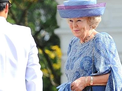 Olanda, la regina Beatrice abdica in favore del figlio Willem Alexander