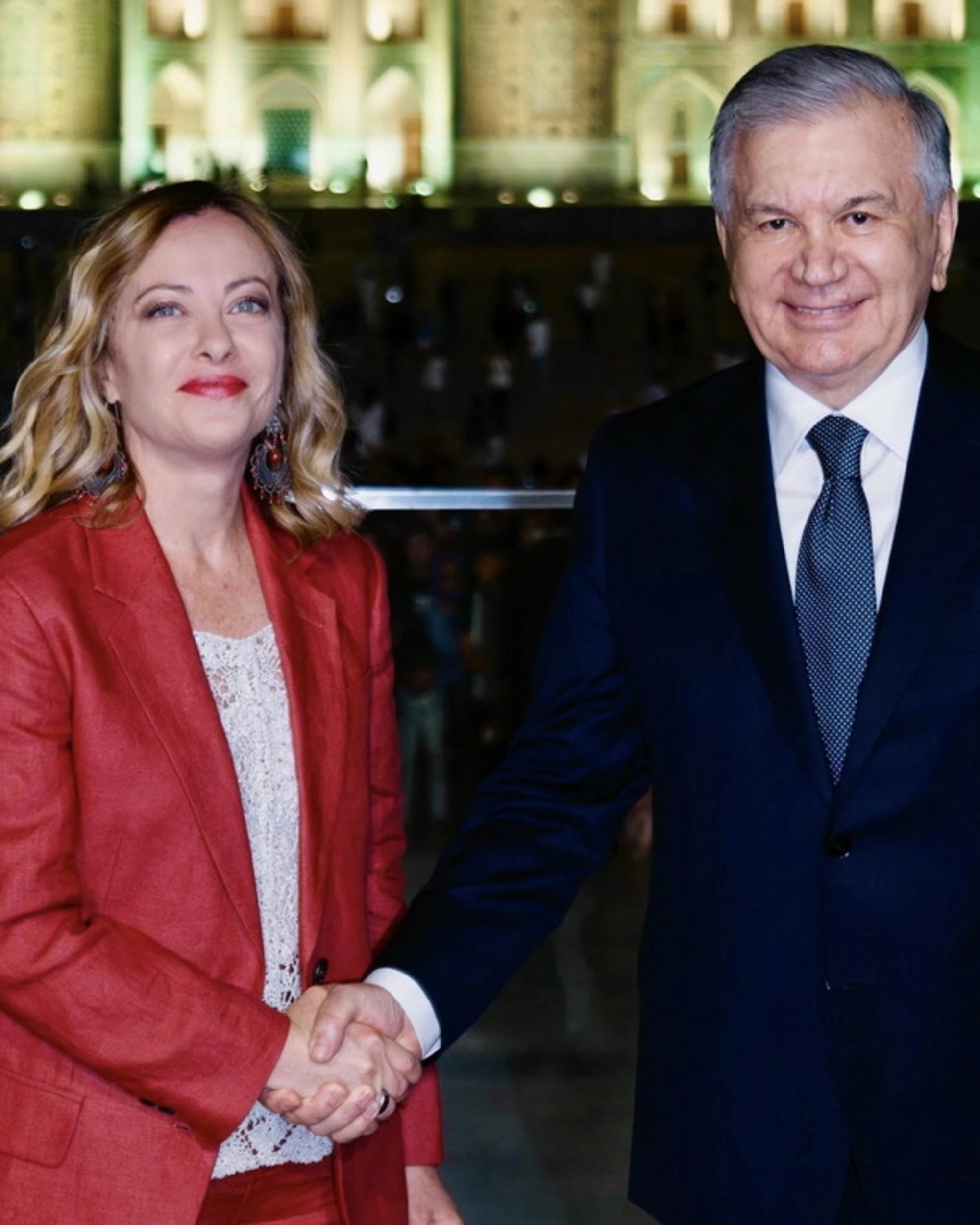 Giorgia Meloni in Uzbekistan, "accordo da 3 miliardi"