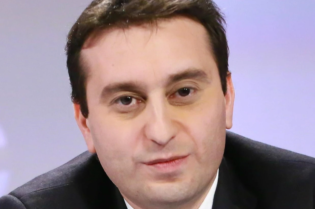 "David Parenzo assumi la rom": la petizione salva-anima a favore della nomade Sabaeta