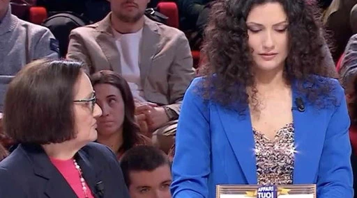 Affari Tuoi, Eva e il pacco numero 7: perché l'ha scelto, svelato il mistero
