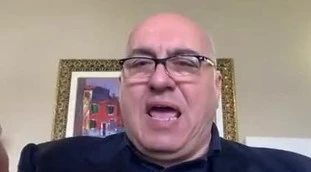 Guido Crosetto indignato: "Niente stato di emergenza per le famiglie, in arrivo le cartelle esattoriali dall'Agenzia delle Entrate"
