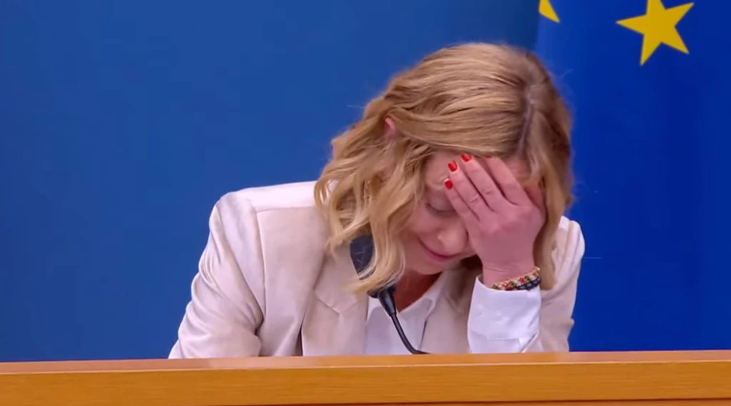 Elon Musk, ossessione in conferenza stampa: la reazione di Giorgia Meloni esasperata
