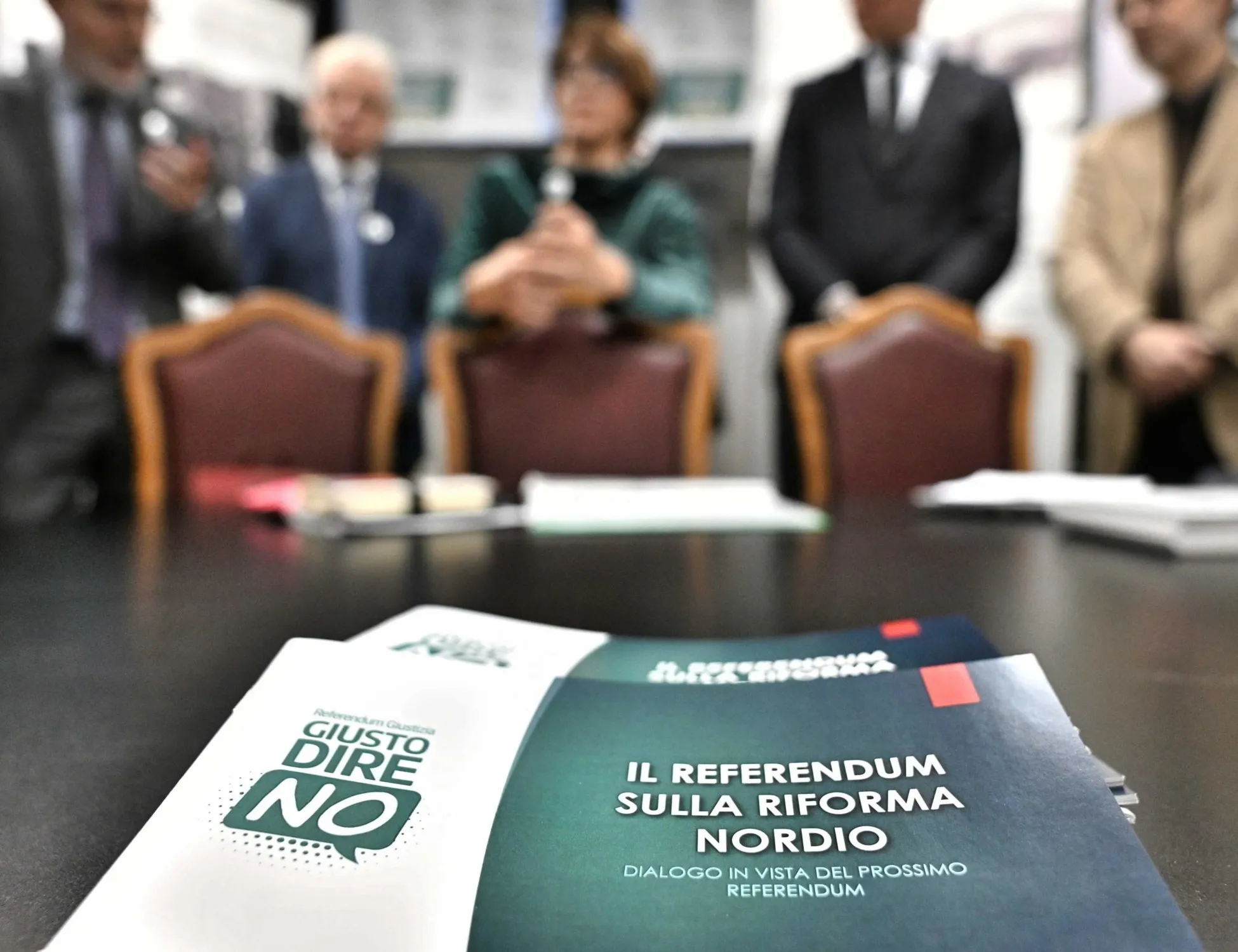 Leggi l'articolo: "Lettera delle toghe, chiedono più soldi": altro rovinoso caso