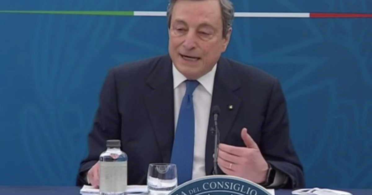 Aperture, Mario Draghi: "Nessuna data", tensione con Salvini. E sul vaccino: "Con che coscienza i giovani lo fanno?"