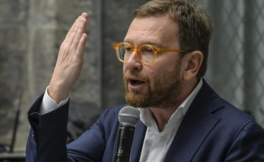 "Meloni non parte e fa l'offesa": ora il delirio del Pd è completo