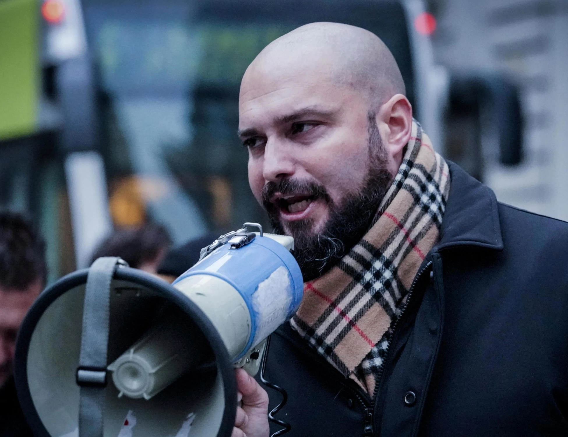 Askatasuna, "datti fuoco!": l'orrore della sinistra contro l'assessore FdI