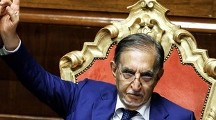 Ignazio La Russa nel mirino della sinistra: solo panzane sulle sue vacanze