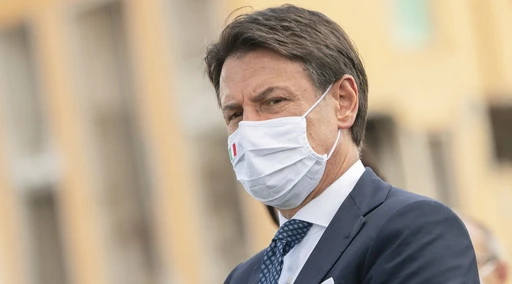 Serie A, Giuseppe Conte: "Riaprire gli stadi? Una scelta inopportuna"