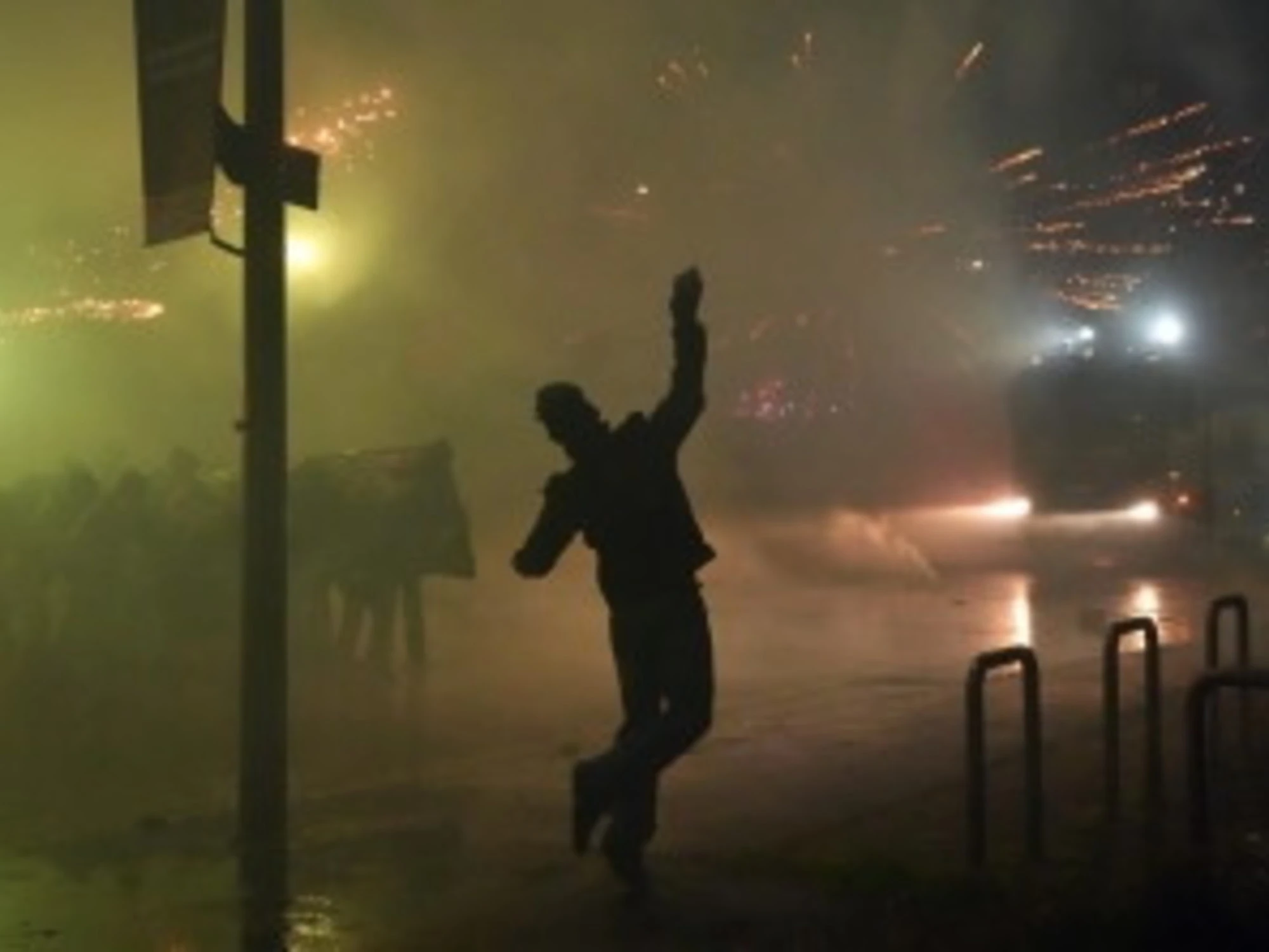 Milano-Cortina, scontri a Milano? Clamoroso, chi è la donna fermata dalla polizia