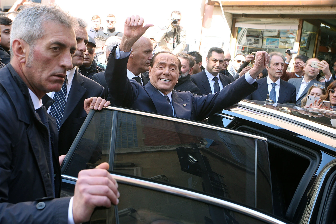 Silvio Berlusconi capolista alle europee: "Salvini cambi strada o presenteranno il conto alla Lega"