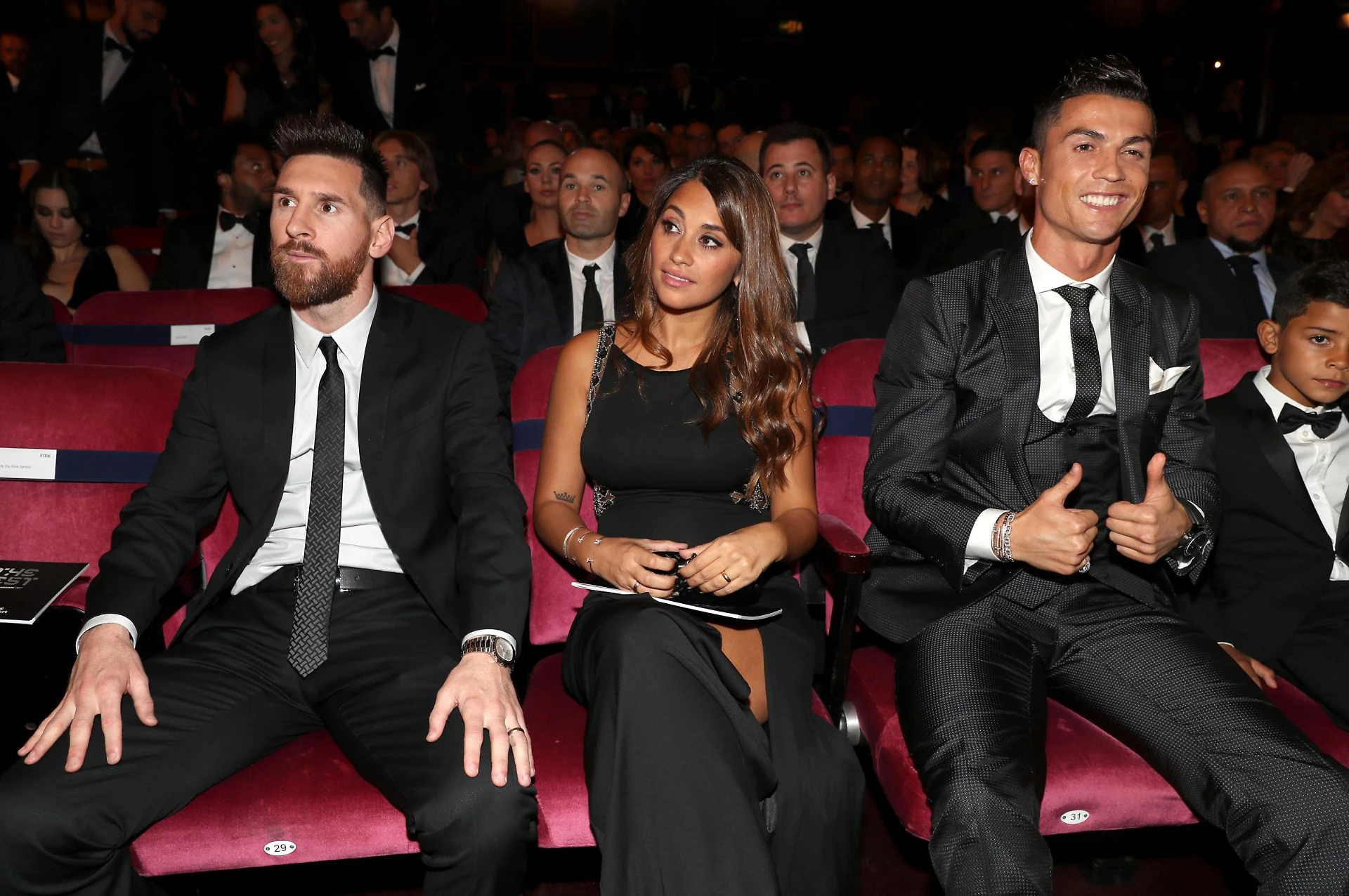 Pallone d'Oro 2017, l'indiscrezione: Cristiano Ronaldo vince per la quinta volta, raggiunto Messi