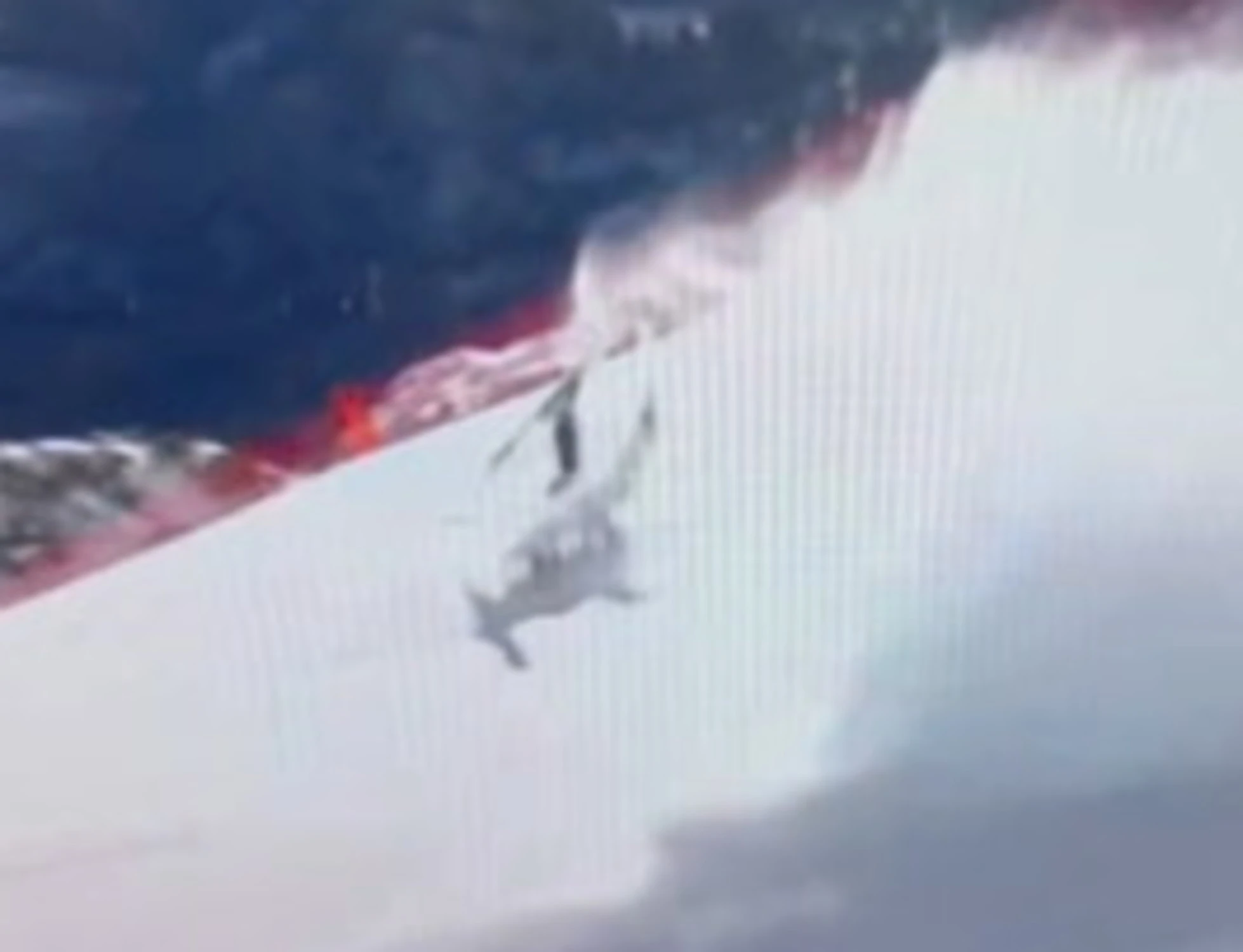 Milano-Cortina, Lindsey Vonn cade: lacrime e dramma, arriva l'elicottero