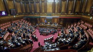Ddl sequestro smartphone, testo approvato e il Pd si astiene: altro schiaffo al M5s