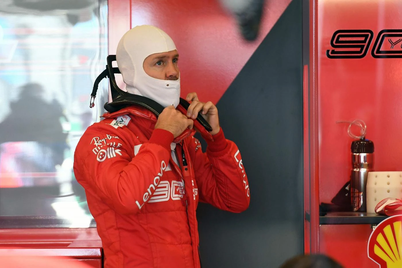 F1 a Melbourne, la Ferrari e Vettel in crisi nelle libere: Hamilton vola, la Rossa no. Ma Leclerc...