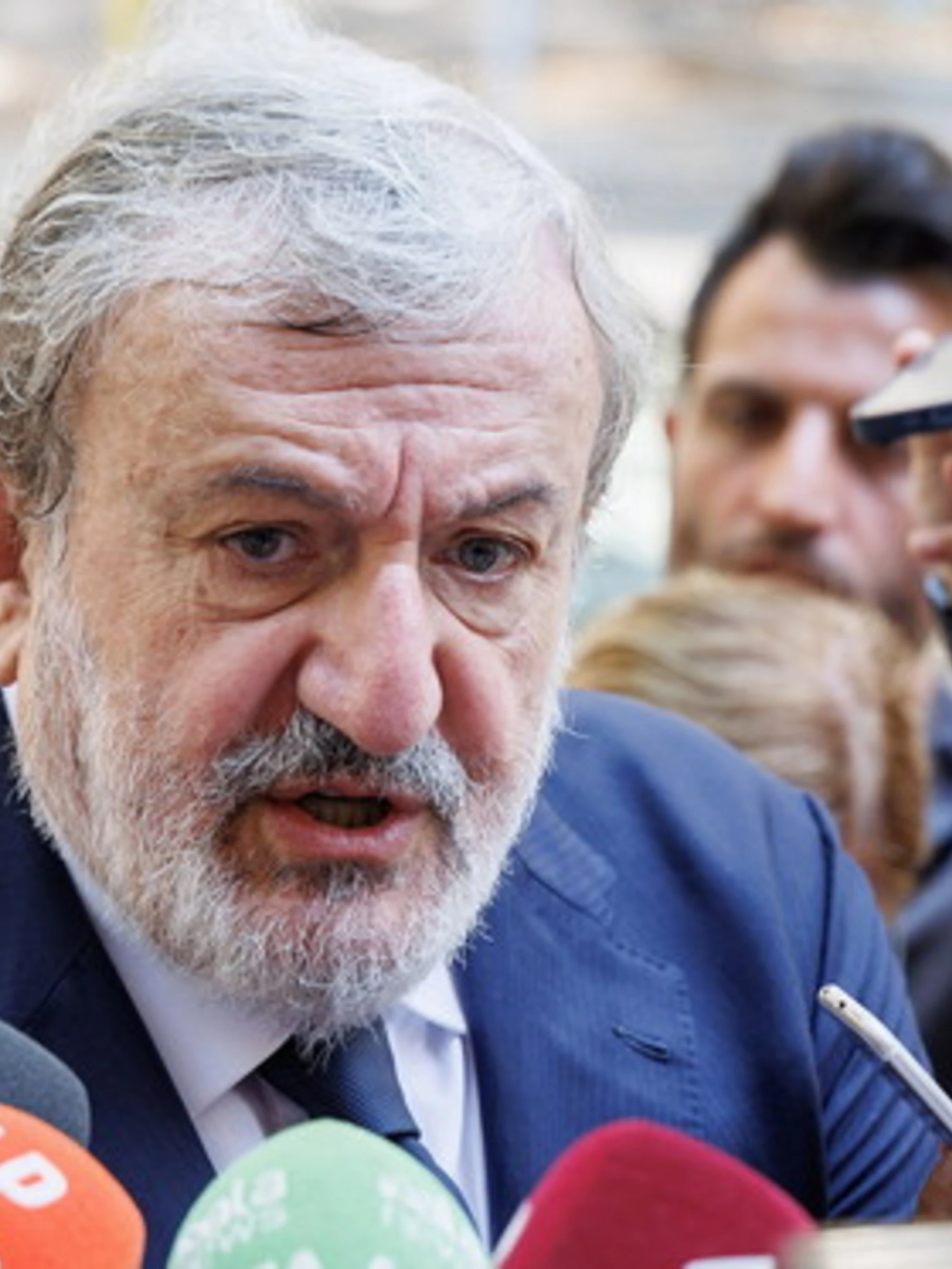 Puglia, spese folli e festini alla Asl: l'ultimo scandalo