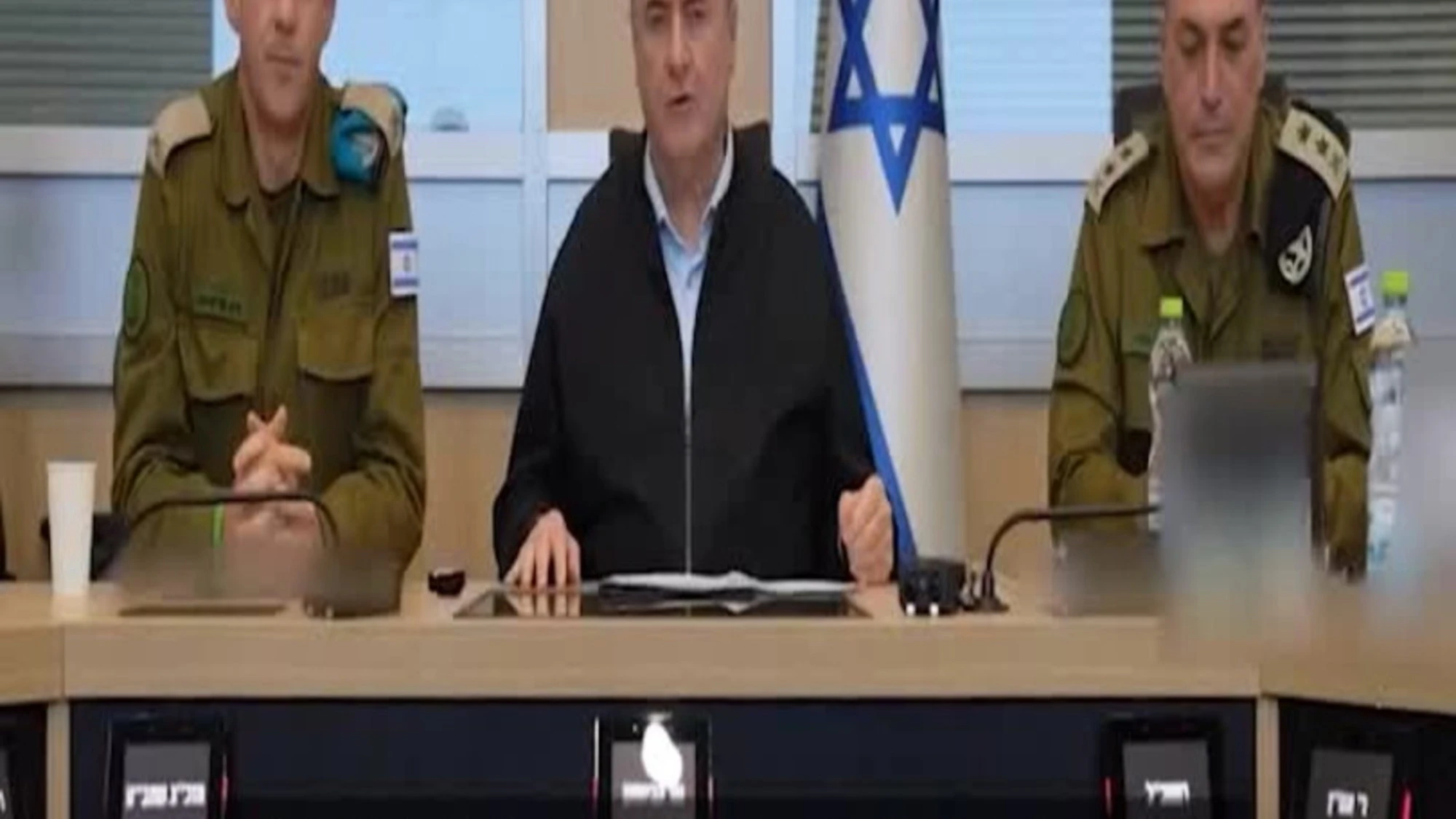 Katz: "Daremo la caccia uno per uno ai leader di Teheran"