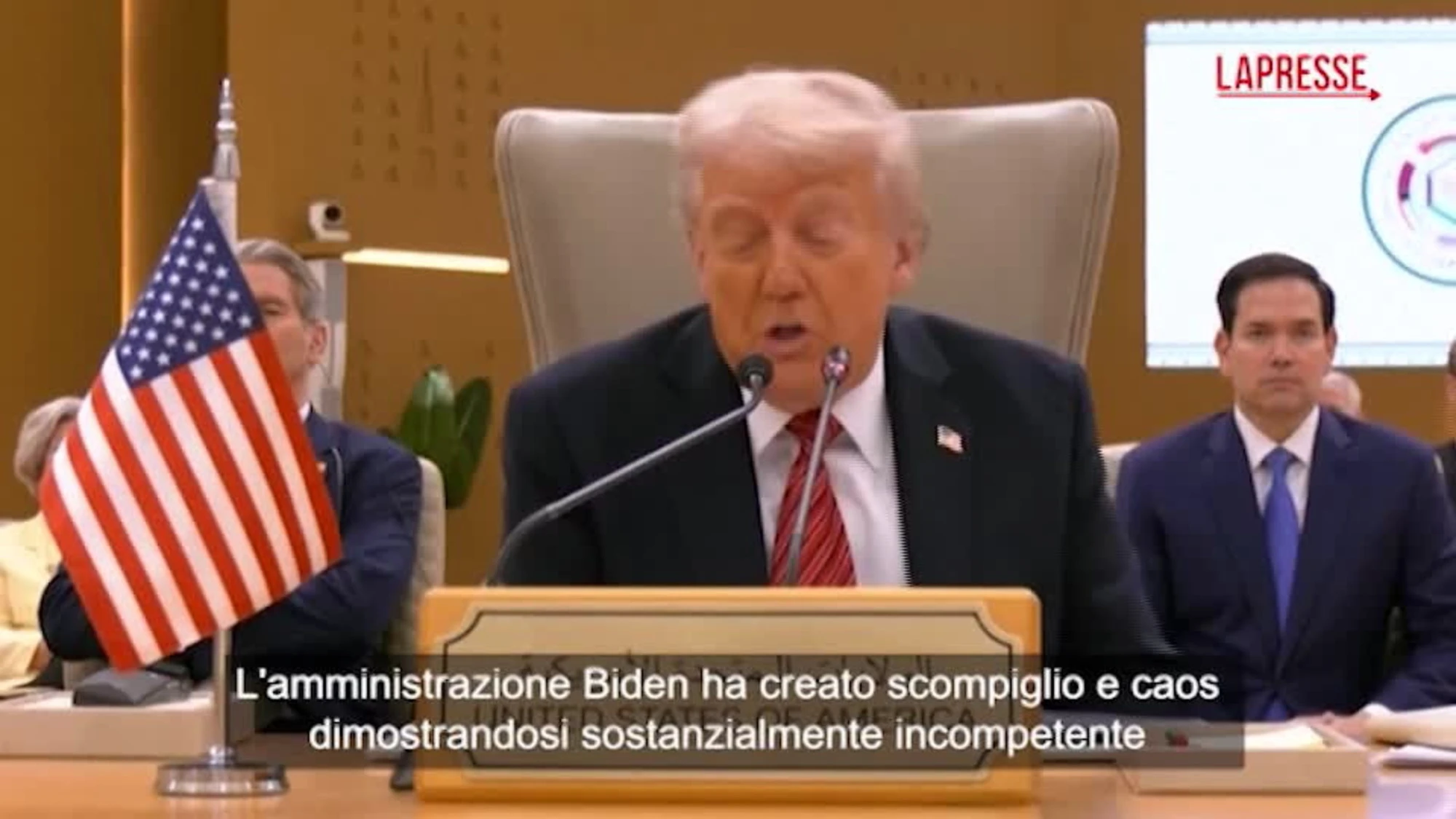 Iran, Trump: "Ok a un accordo, ma stop alle ricerche sul nucleare"