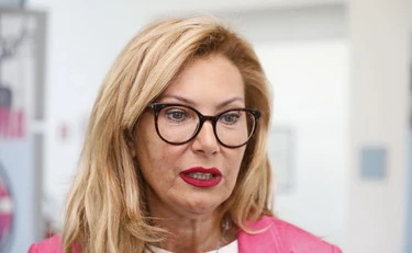 https://media.liberoquotidiano.it/uTSSgKiYpHwUu2jXvi31nnQh7AWOjGXqCfH_pSJG6vY/width:800/quality:90/aW1hZ2VzLzIwMjUvMDkvMDEvMTYyNDQzMzU3LTY0YzU5ZWFjLWYxMjktNDUyZS1iNzQzLTczNTMxMWUxNGI5NS5qcGc.webp
