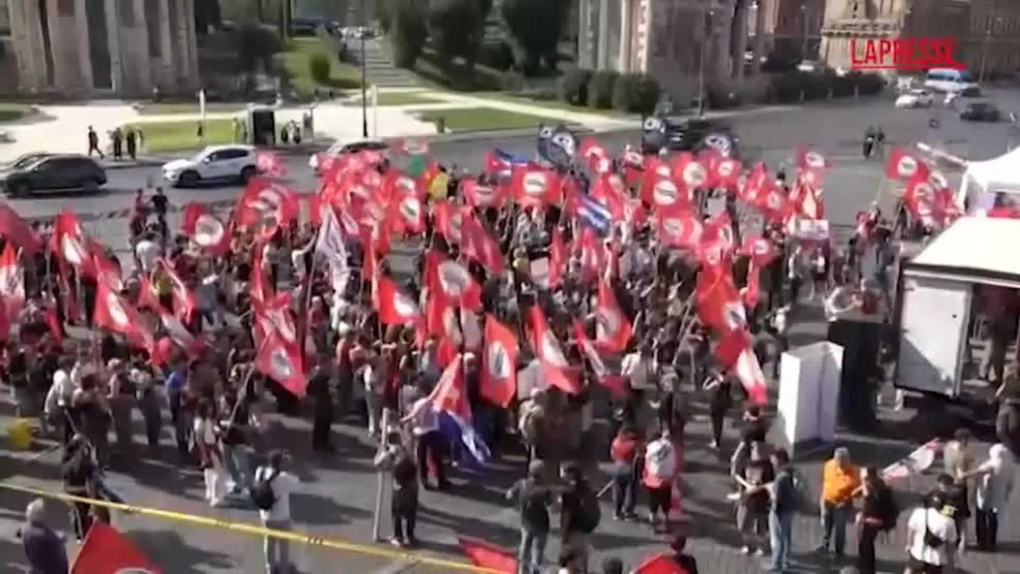 Roma, il flop della manifestazione contro il governo Meloni: la piazza è semivuota