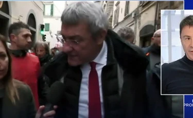 Maurizio Landini sbraita, Italo Bocchino lo umilia: "Che ca***"