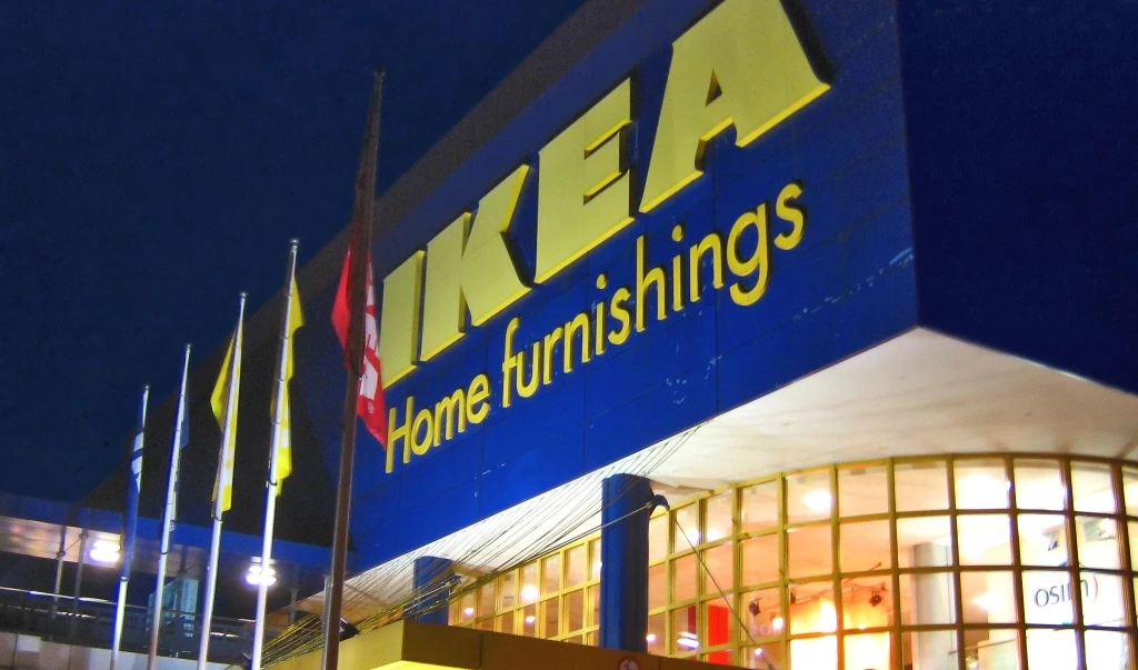 Ikea si facatena di hotelma non ci mettei suoi mobili
