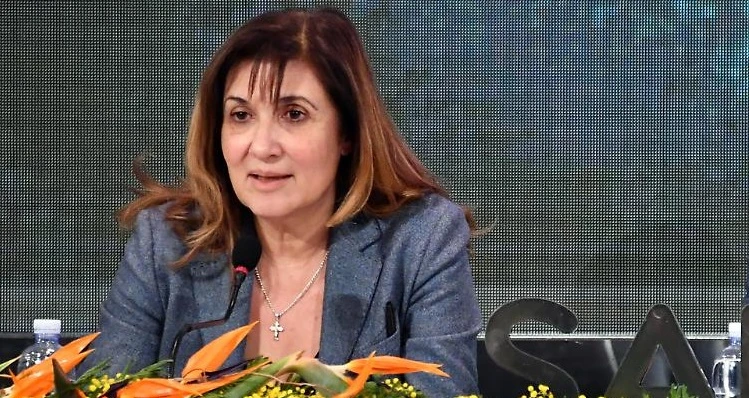 Rai 1, indiscrezioni sulla manovra di Teresa De Santis: sacrifica Elisa Isoardi e Lorella Cuccarini?