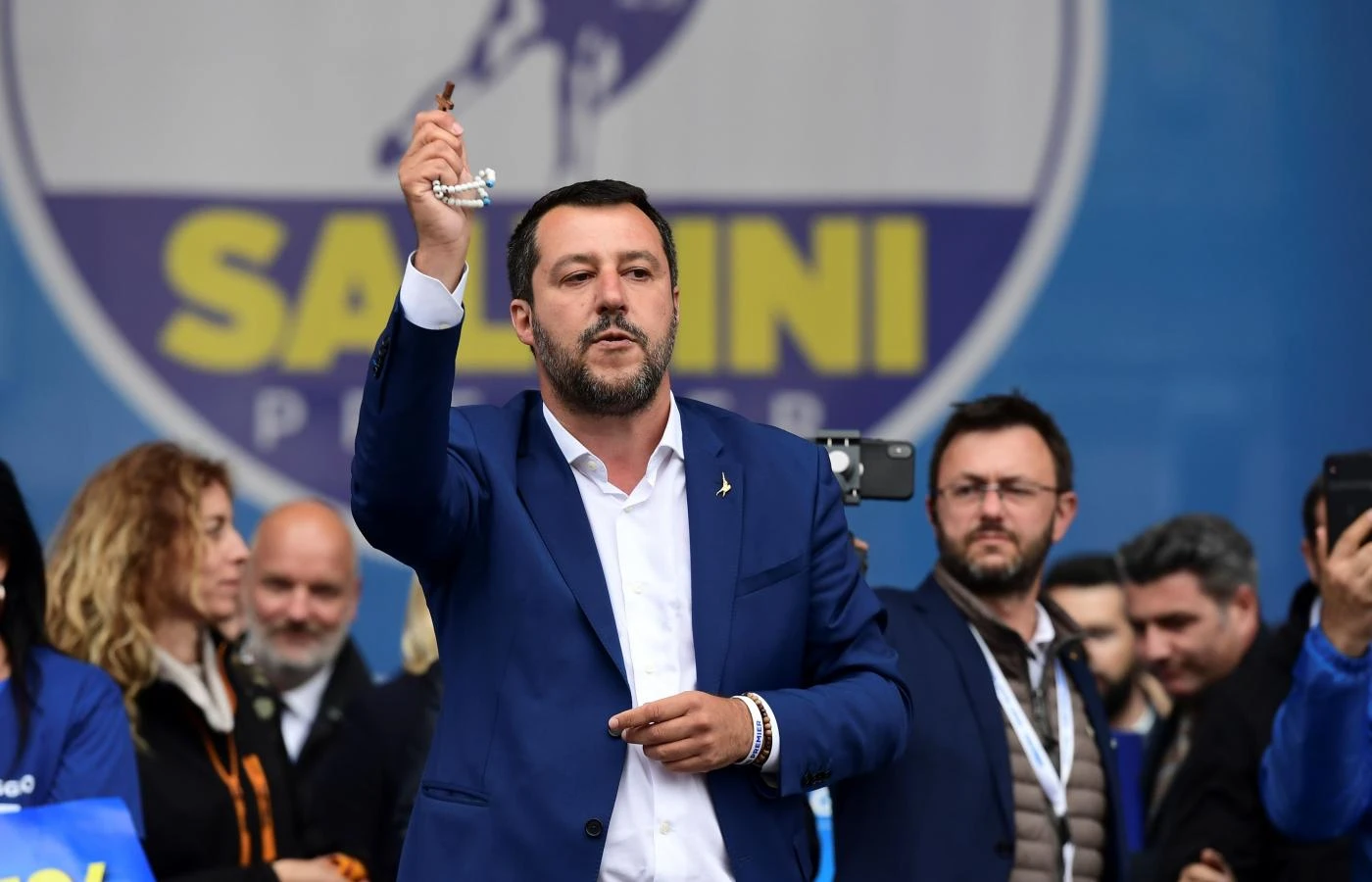 Matteo Salvini, il retroscena sul sondaggio segreto che gira nella Lega: "Perché devi cambiare"