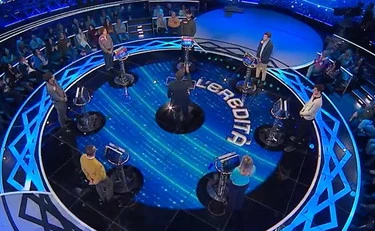 L'Eredità, "un bel Lato B...": commenti pepati