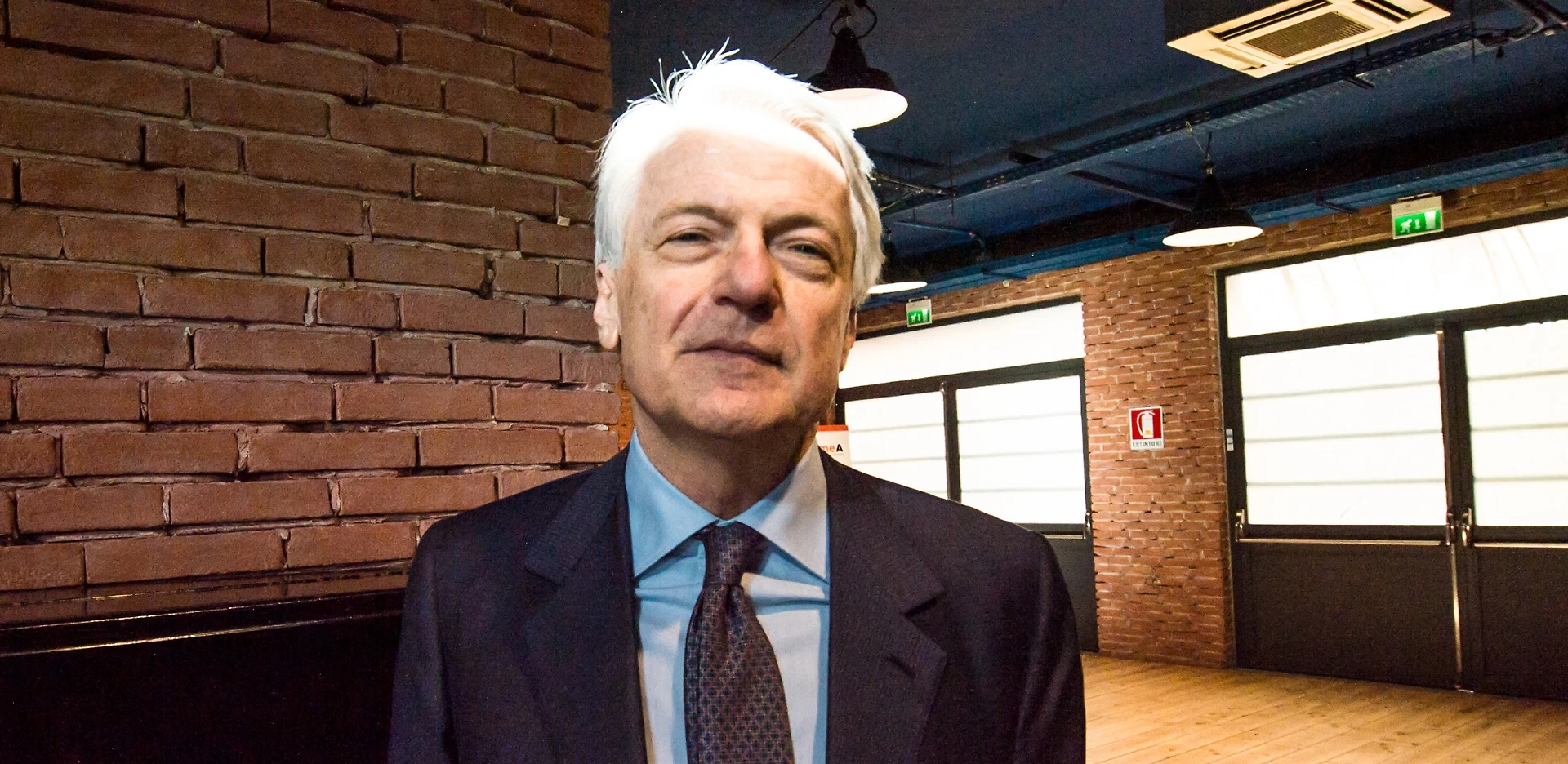 Ferruccio De Bortoli, rischio fascismo: la lezione del direttore che per certo non ama Lega e Salvini
