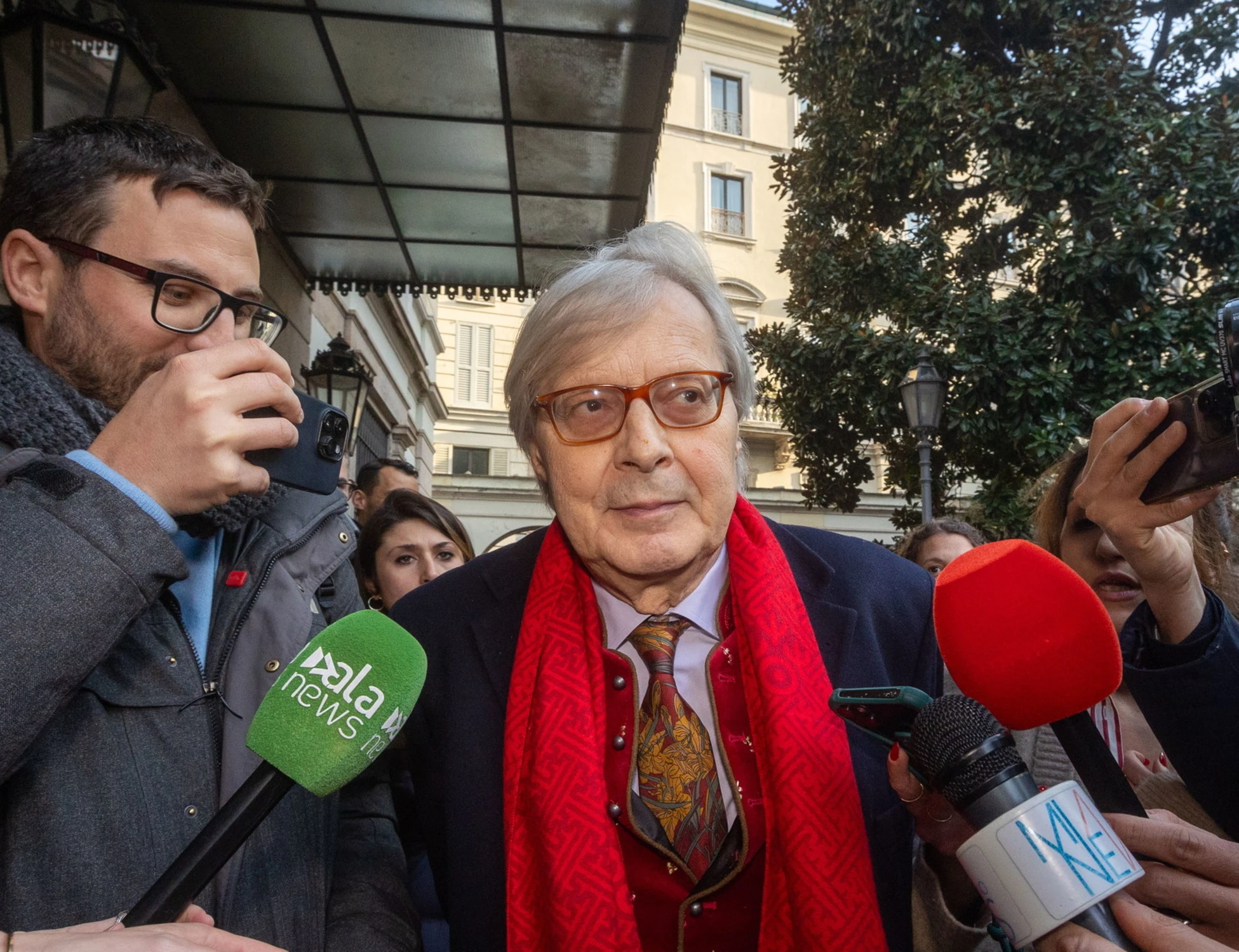 Vittorio Sgarbi assolto per il quadro di Manetti "rubato": buco nell'acqua di Travaglio e magistratura