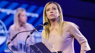 Giorgia Meloni lancia l'allarme: "Rischiamo la conferma di Speranza"