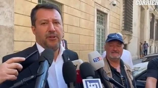 Matteo Salvini contro la giornalista: "Resa incondizionata Lega?", "Ma che domanda è Madonna mia?"