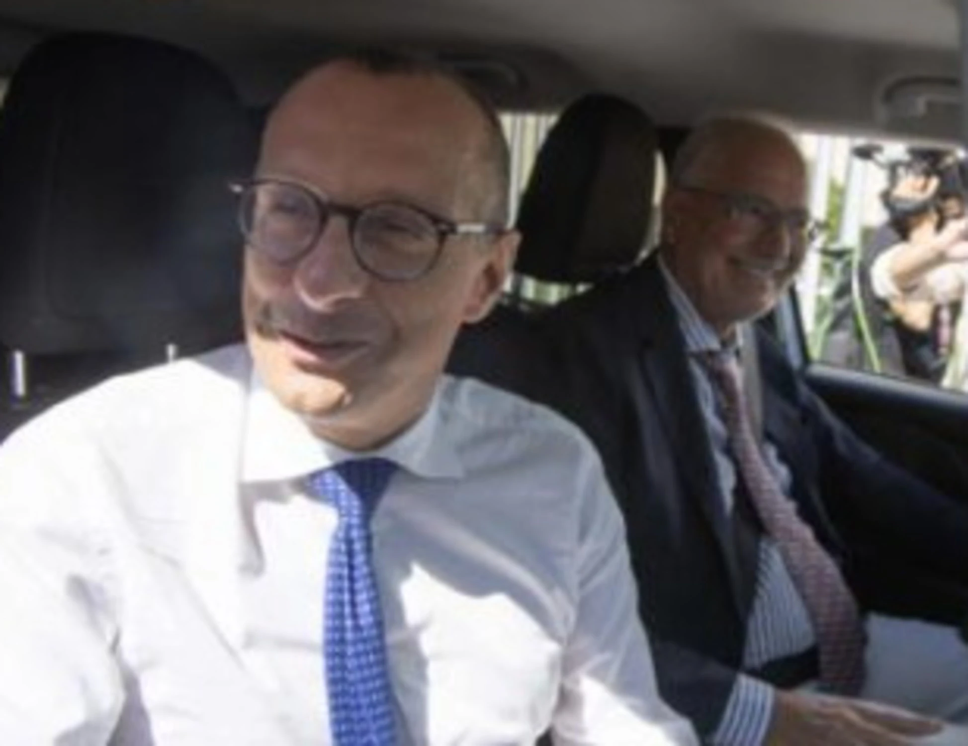 Ricci ringrazia Conte? Travolto dagli insulti: "Avete perso la faccia"