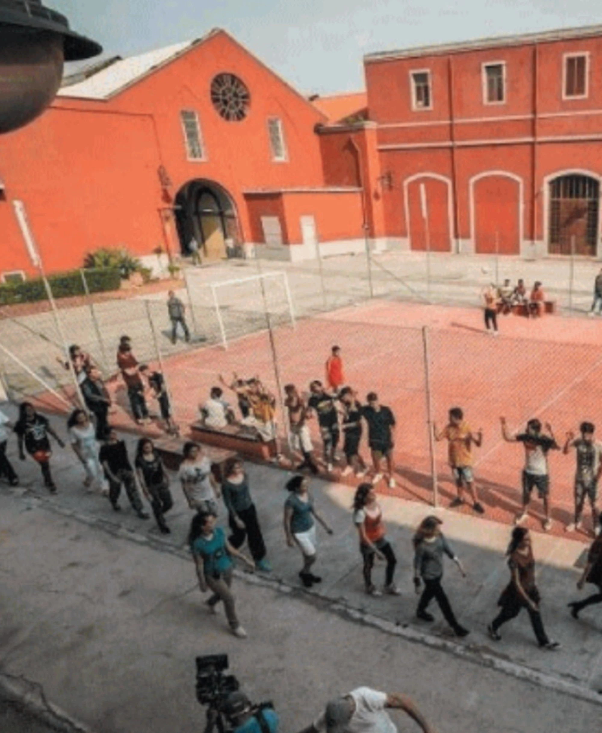 Nel carcere di "Mare fuori" riapre il teatro di Eduardo