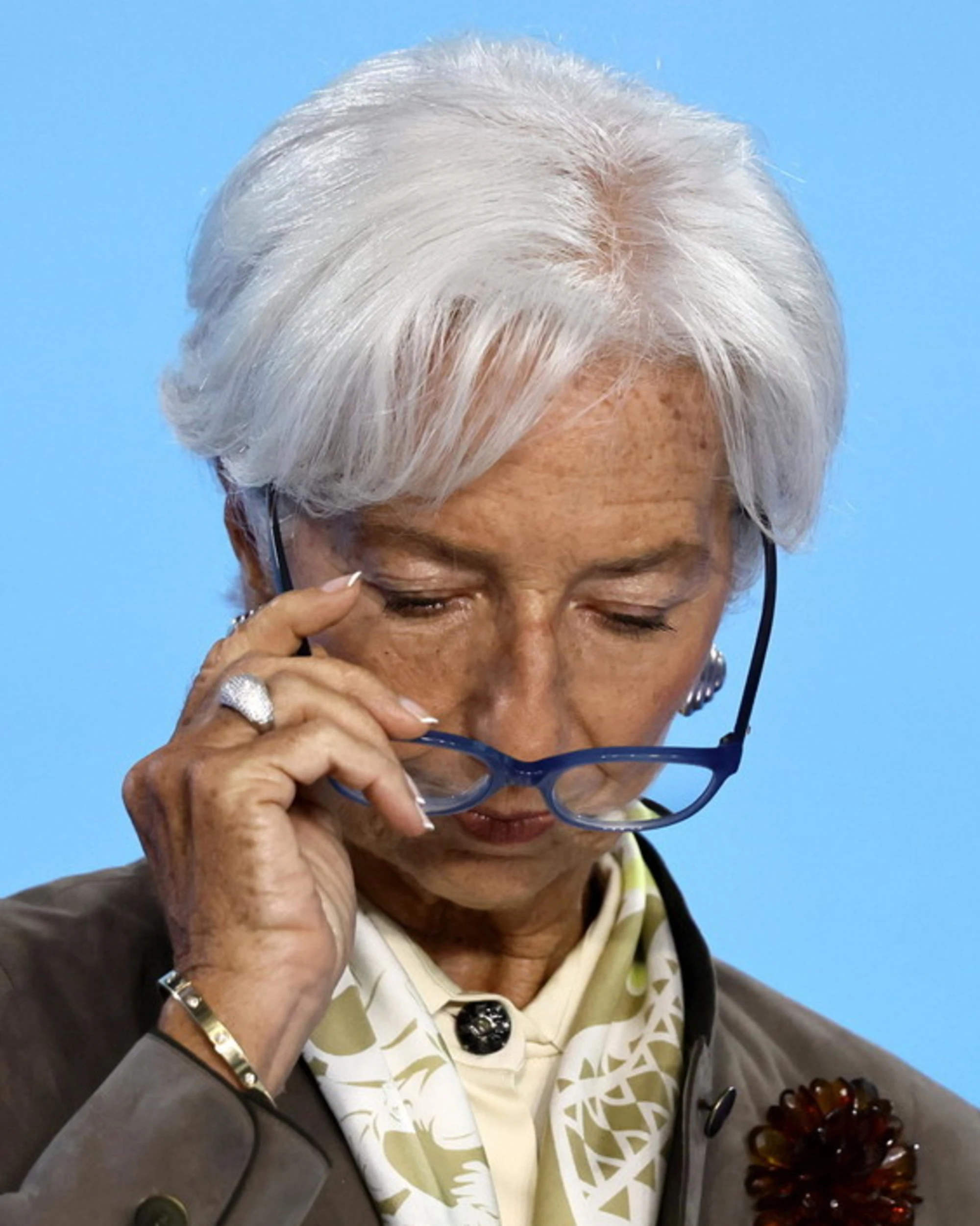 Christine Lagarde né colomba né falco, ma continua ad essere sempre in ritardo