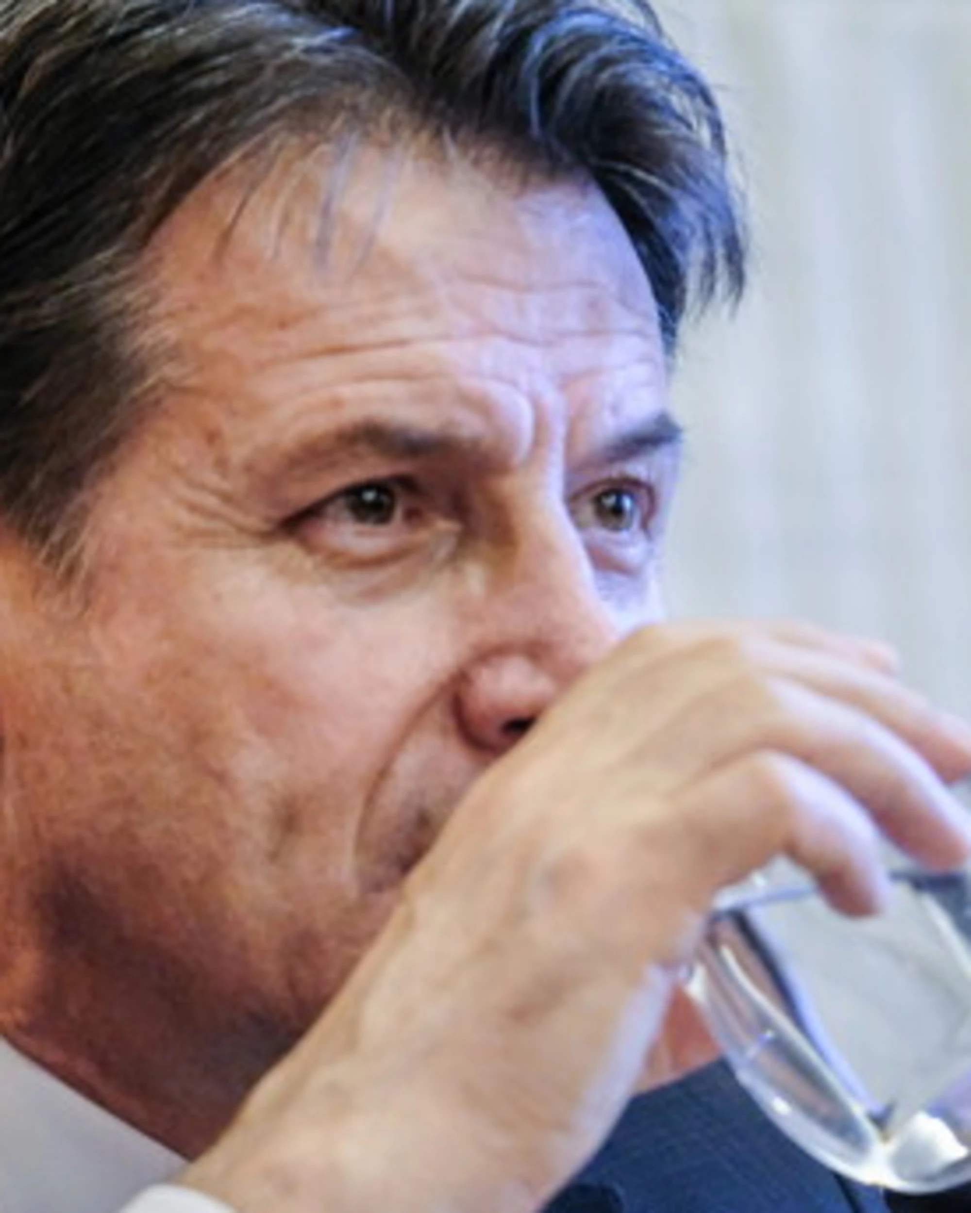 Giuseppe Conte deraglia sul referendum: "Voto sì, ma..."