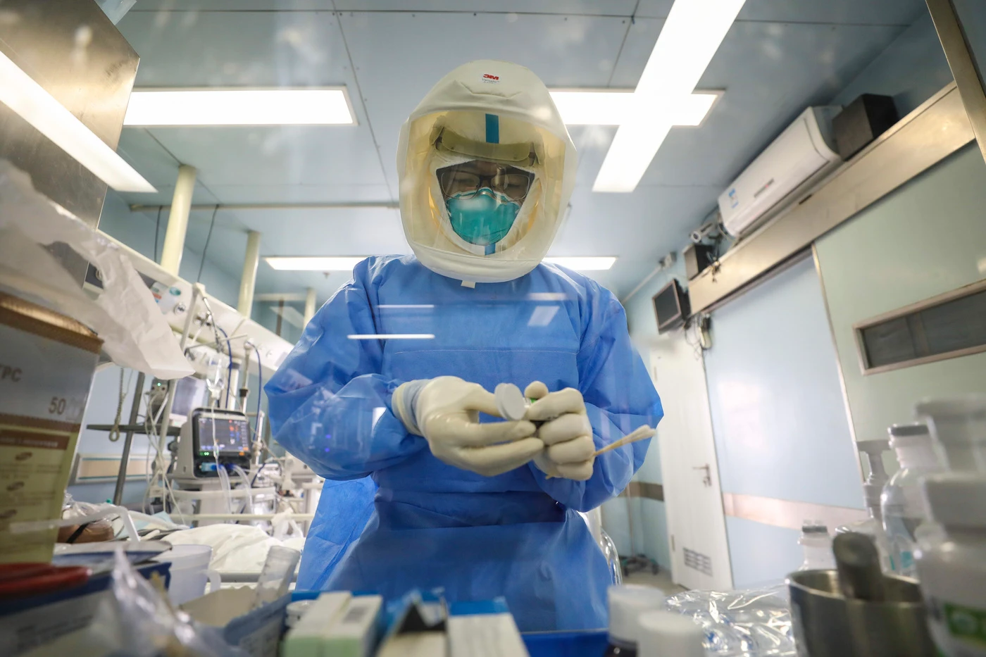 Coronavirus, la profezia nel libro del 1981: "Nel 2020, arma biologica e virus da Wuhan"