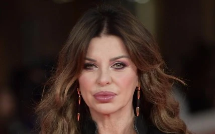 Alba Parietti, la disfatta: va ospite di Peter Gomez e fa cilecca, i numeri del tracollo