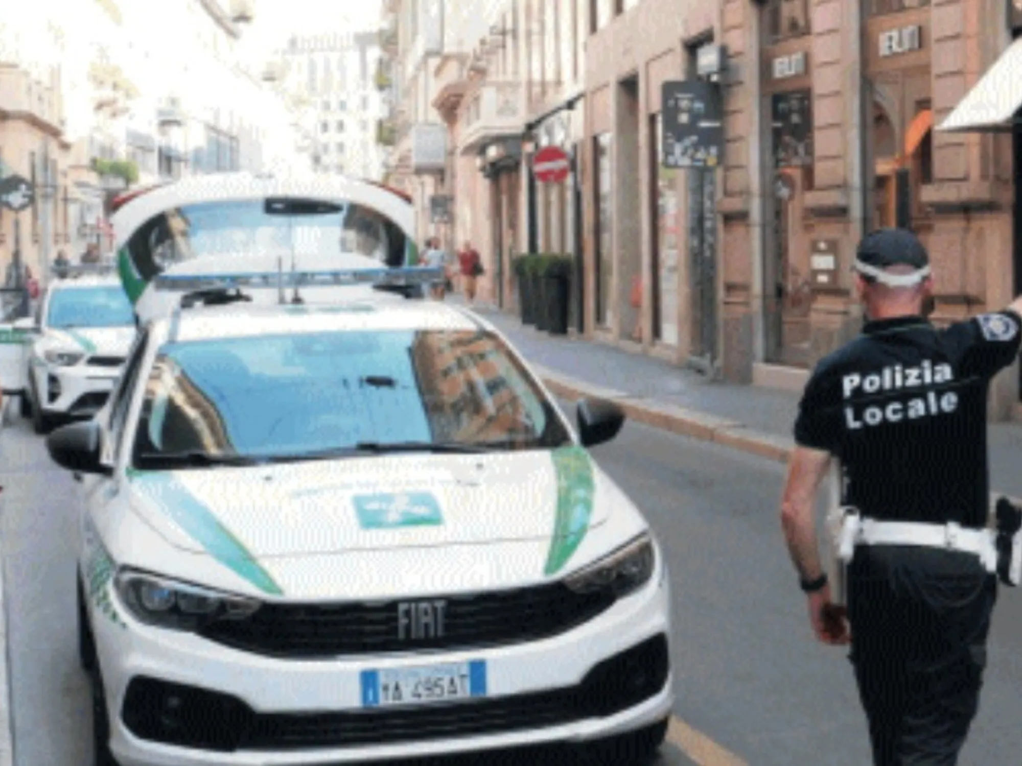 Leggi l'articolo: Bucano l'alt della Polizia? Due pregiudicati marocchini fanno una bruttissima fine